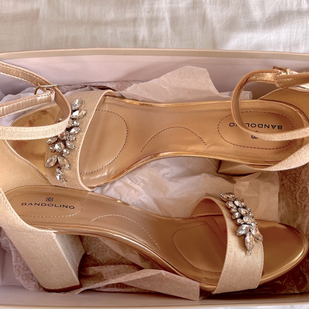 Bandolino Gold Heels + Matching Clutch